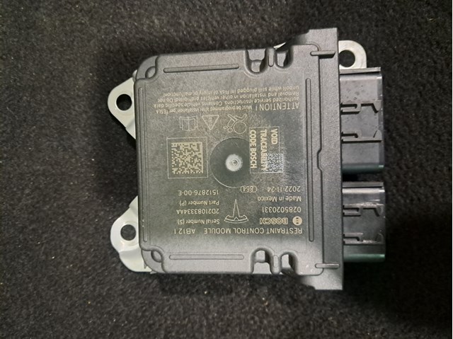 Блок управління airbag 151287600E Tesla Model