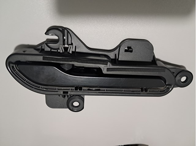 Зовнішня ручка правих дверей 152811500D Tesla Model