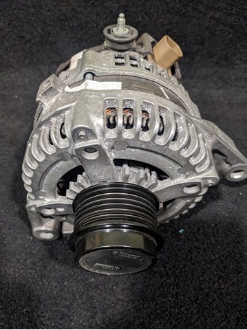 Генератор автомобільний 270600V010 TOYOTA