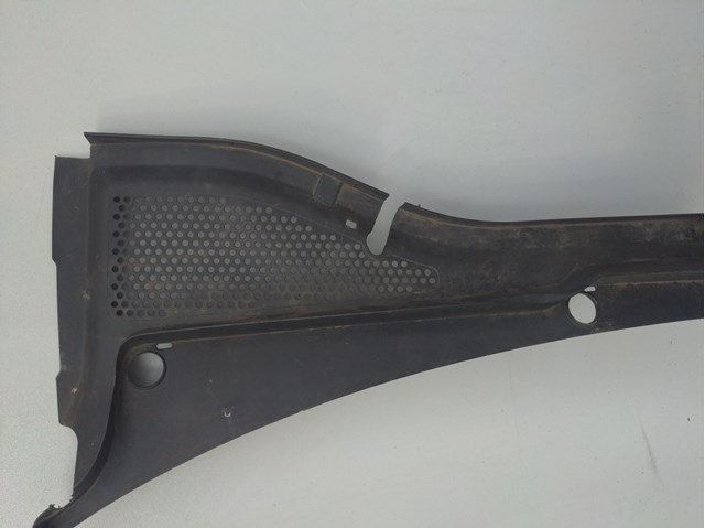 Решітка склоочисників, ліва 5GM819403 VAG