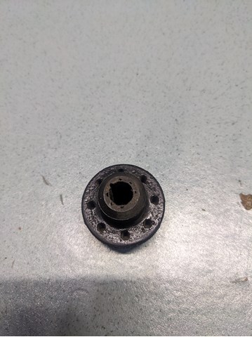 Подушка радіатора охолодження, нижня 8200050412 RENAULT
