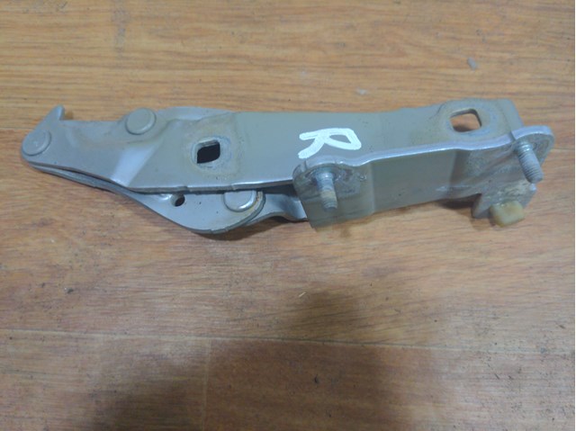 Завіса капота права 8200081663 RENAULT
