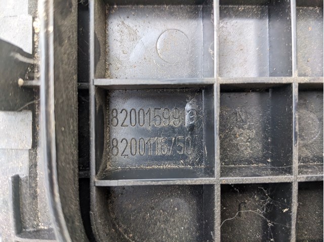 Кришка речового ящика 8200159913 RENAULT
