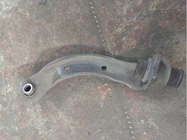 Кронштейн передньої балки 8200197452 RENAULT
