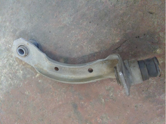 Кронштейн передньої балки 8200197453 RENAULT