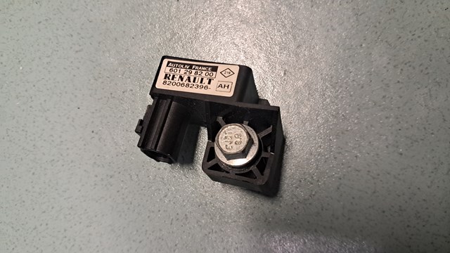 Датчик подушки безпеки 8200682396 RENAULT