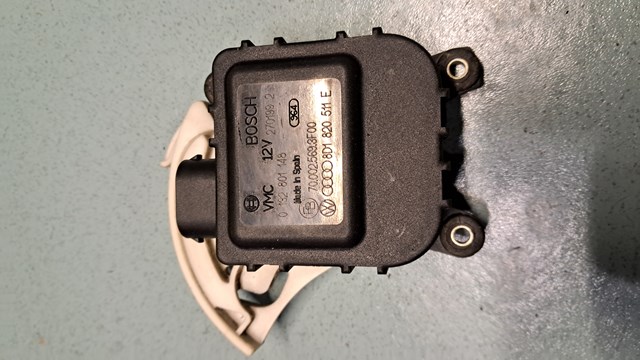 Мотор заслінки рециркуляції повітря 8D1820511E VAG