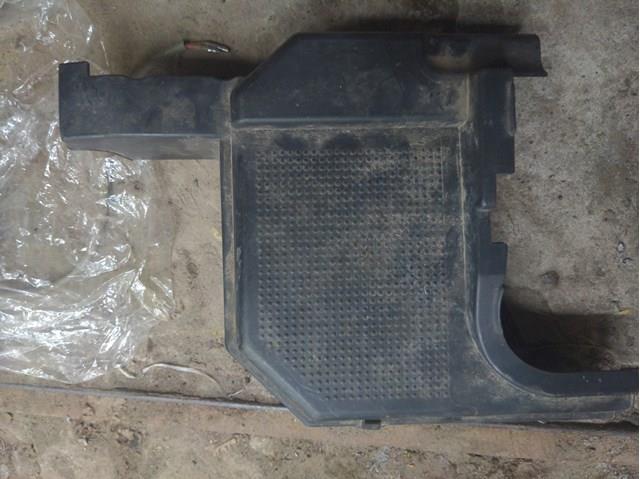 Кришка двигуна декоративна A1111410021 MERCEDES