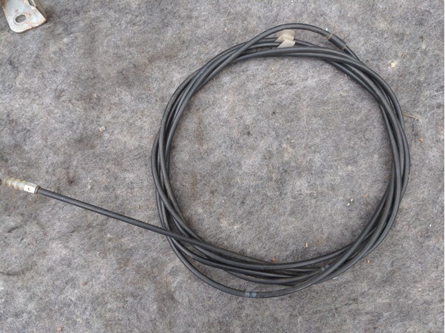 Трос відкривання лючка бензобака GJ5A56880D MAZDA