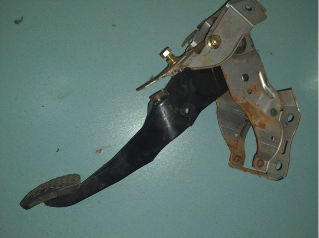 Педаль гальма GJ6A43300B MAZDA