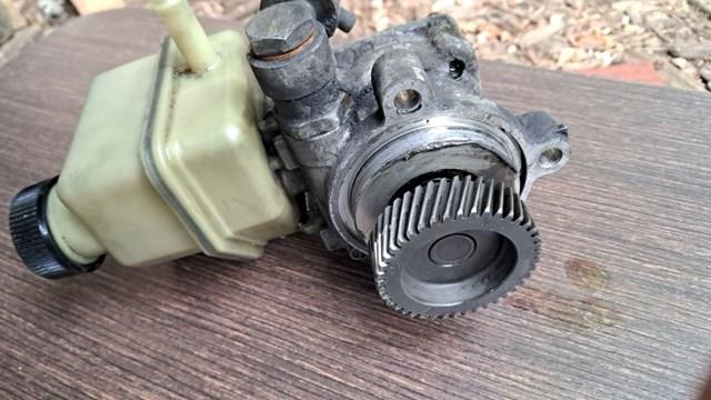 Насос гідропідсилювача керма GJ6F32600 MAZDA