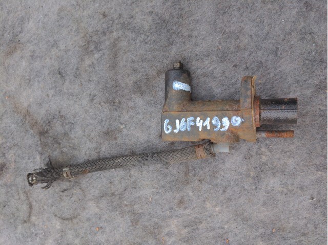 Циліндр зчеплення, головний GJ6F41990 MAZDA