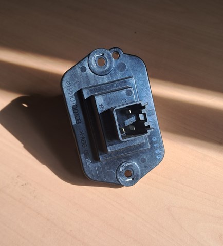 Резистор обігрівача PM010010B MAZDA