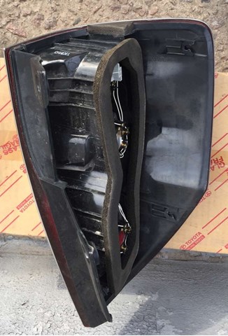 Задній правий стоп 8155160870 TOYOTA
