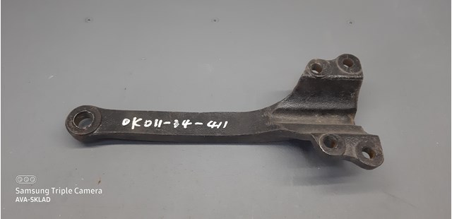Вилка нижня амортизатора переднього, ліва 0K01134411 HYUNDAI