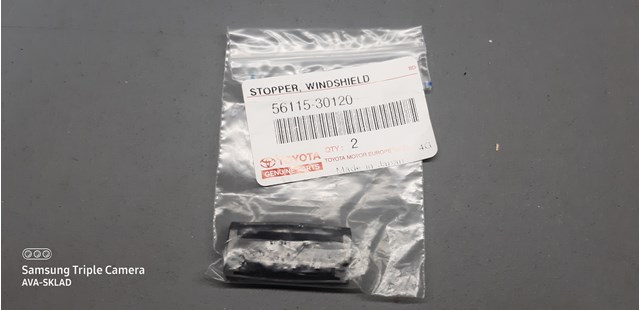 Кріплення молдинга вітрового скла 5611530120 TOYOTA