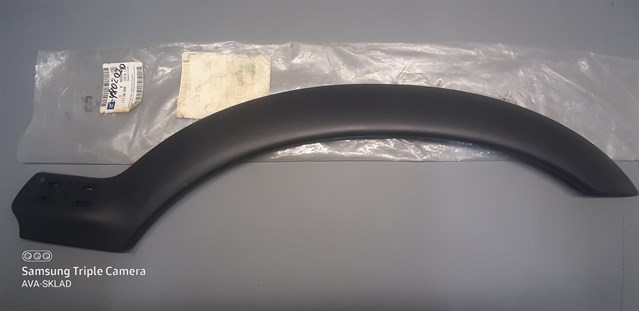 Молдинг переднього правого крила 90597592 OPEL