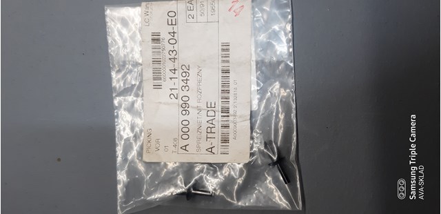 Пістон (кліп) кріплення накладок порогів A0009903492 MERCEDES