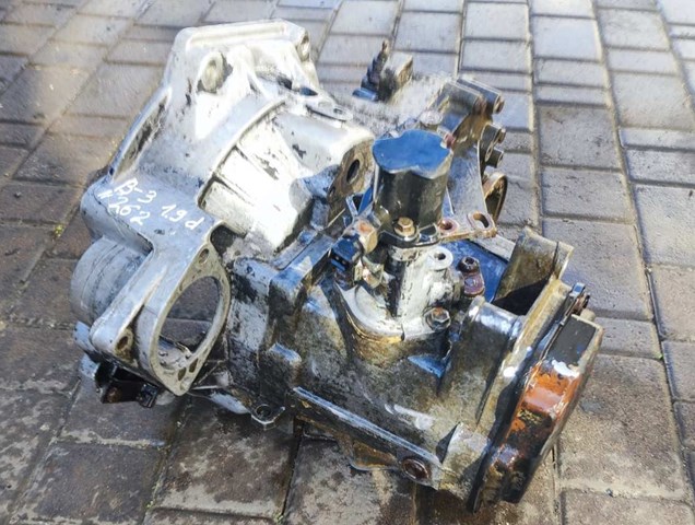 Корпус коробки передач 02A301103D VAG