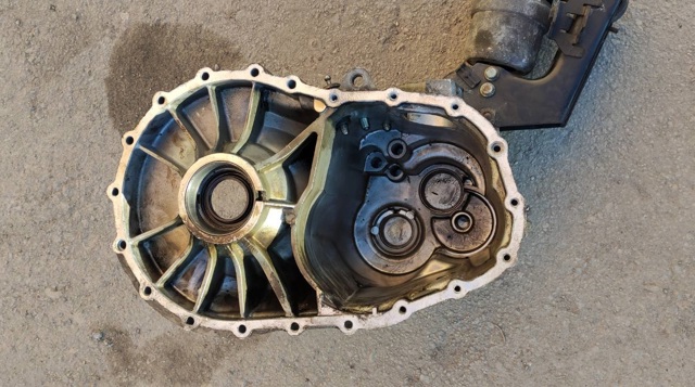 Корпус коробки передач 02G301103 VAG