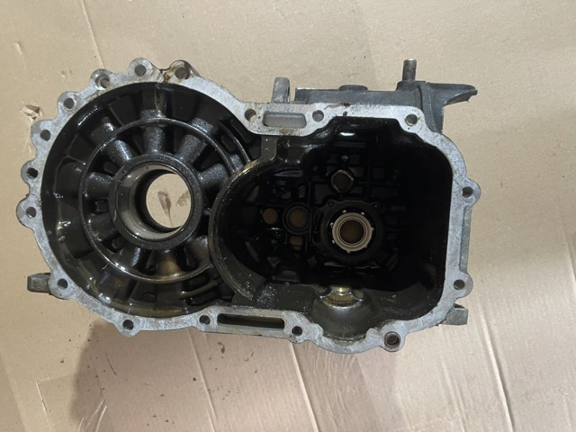 Корпус коробки передач 02K301103D VAG