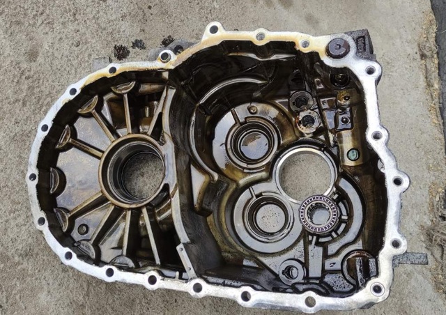 Корпус коробки передач 02Q301103AA VAG