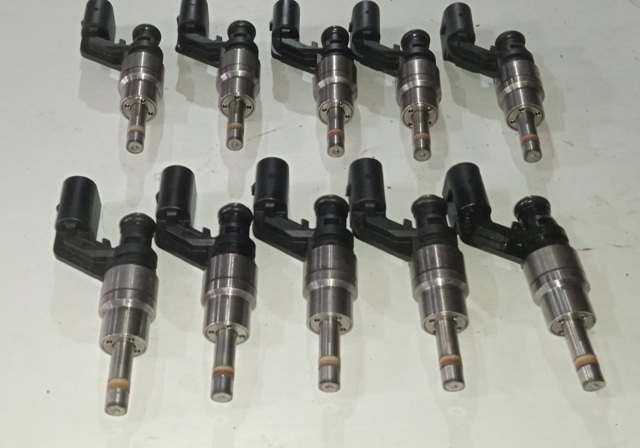 Форсунка вприску палива 03C906036A VAG