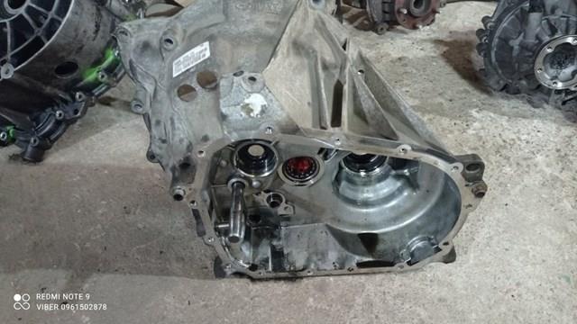 Корпус коробки передач 1671533 FORD