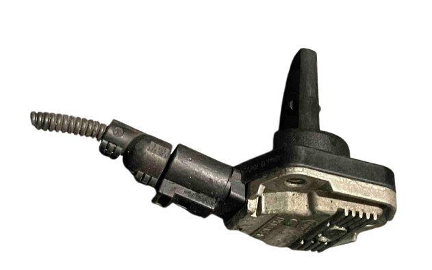 Датчик рівня масла двигуна Audi A8 D3