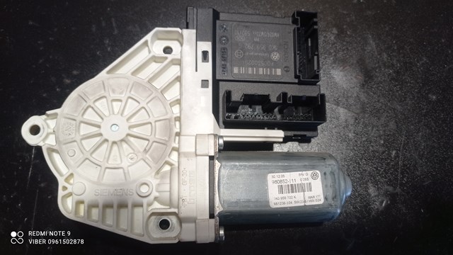Двигун склопідіймача двері передньої, правої 1K0959702AEZ02 VAG