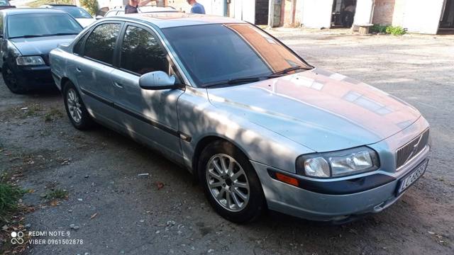 Скло передньої правої двері 31335386 VOLVO