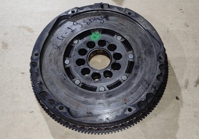 Демпферний маховик 9181057 VOLVO