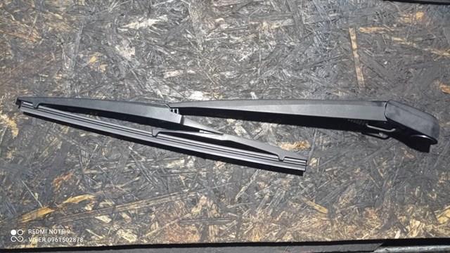 Важіль-поводок двірника заднього скла G21B67421 MAZDA