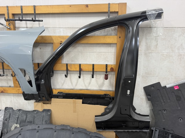 Отвір передніх лівих дверей 41007955059 BMW