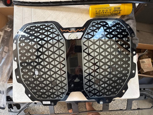 Облицювання радіатора 51115A32789 BMW
