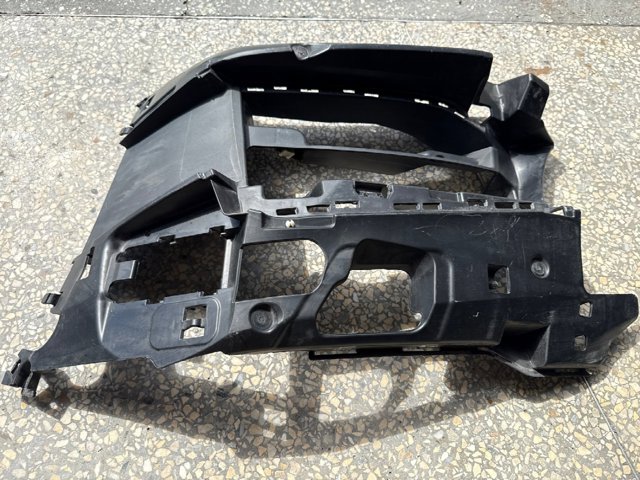 Кронштейн кріплення протитуманною фари, лівою 51118064967 BMW