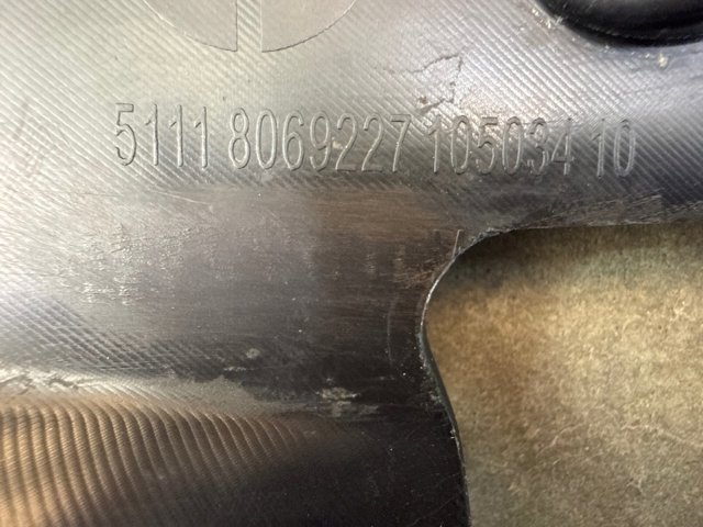 Кронштейн кріплення протитуманной фари, лівої 51118069227 BMW