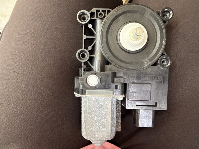 Двигун склопідіймача двері передньої, правої 61359854230 BMW