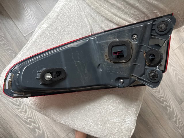 Задня ліва зовнішня фара 63217376469 BMW