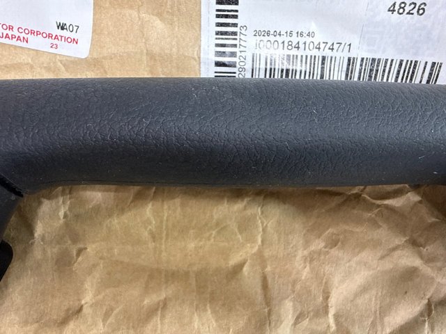 Поручні (тримачі) і гачок для одягу 7461033150C0 TOYOTA