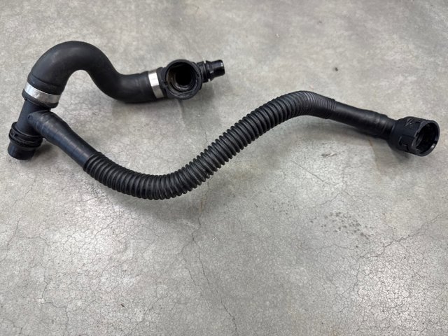 Патрубок системи охолодження A2975018900 MERCEDES