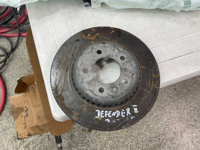 Гальмо дискове переднє LR132809 LAND ROVER
