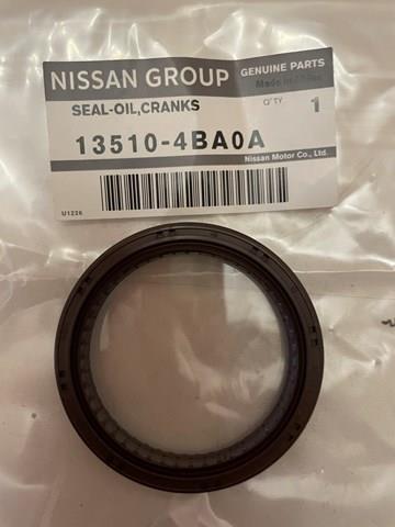 Сальник колінчастого валу 135104BA0A NISSAN