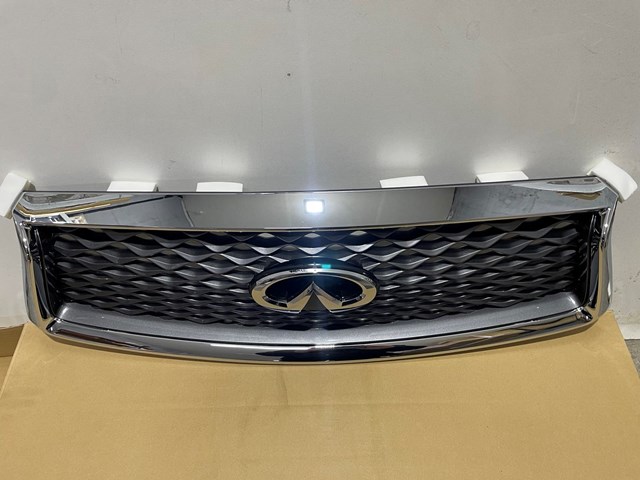 Решітка радіатора 623106HH0A NISSAN