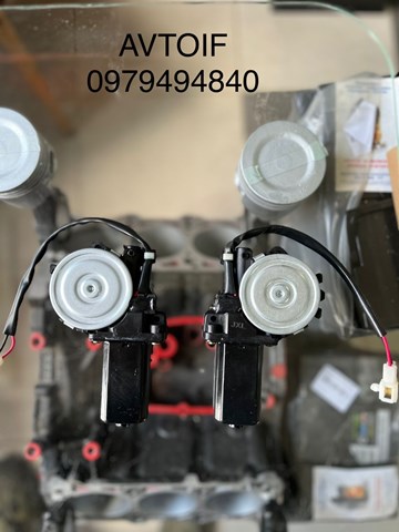 Мотор склопідйомника дверей передніх, правих 8571060011 TOYOTA