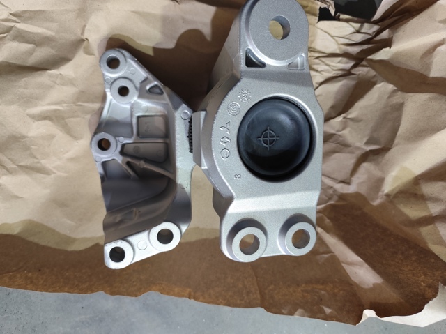 Права подушка двигуна 112106RA0A NISSAN