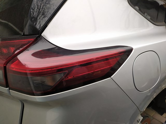 Задня ліва зовнішня фара 265556RR0B NISSAN