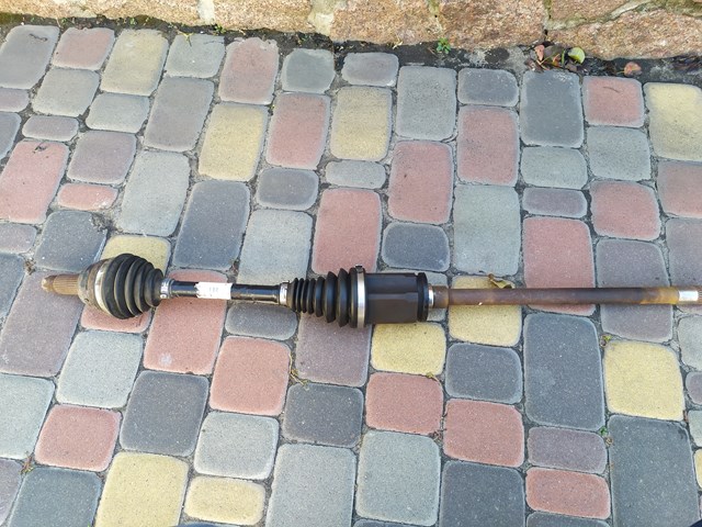 Привід передній правий 31607545126 BMW