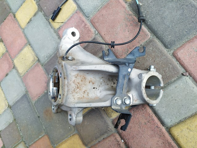 Вісь передня і поворотні кулаки 3870A226 MITSUBISHI