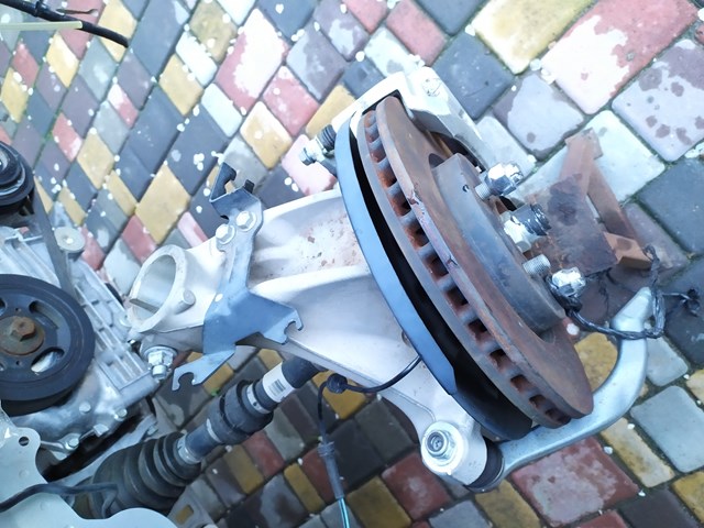 Цапфа передні праві 400146RR0A NISSAN